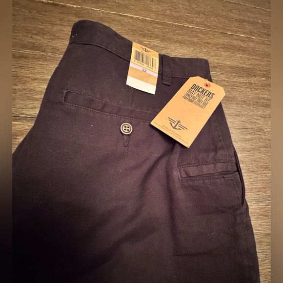 MENS DOCKERS SHORTS - Picture 6 of 7